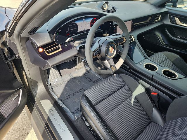 2025 Porsche Taycan 4S photo 4
