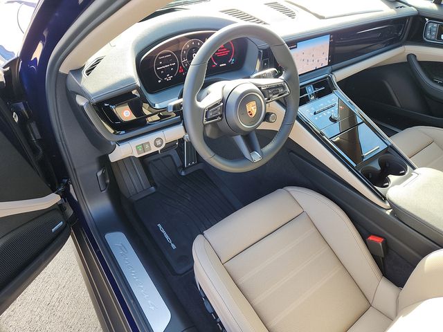 2026 Porsche Panamera 4 photo 4