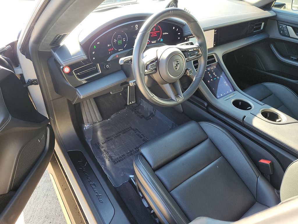 2025 Porsche Taycan Turbo photo 4
