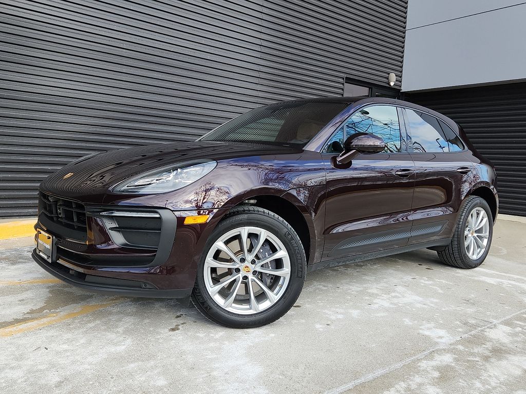 2025 Porsche Macan Base