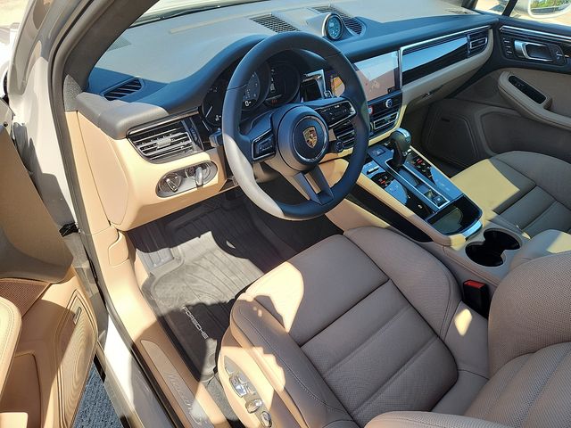 2026 Porsche Macan S photo 3