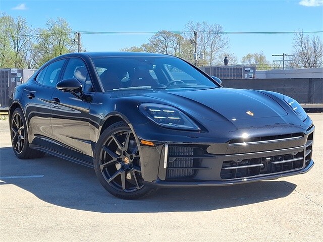 2025 Porsche Panamera 4 photo 3