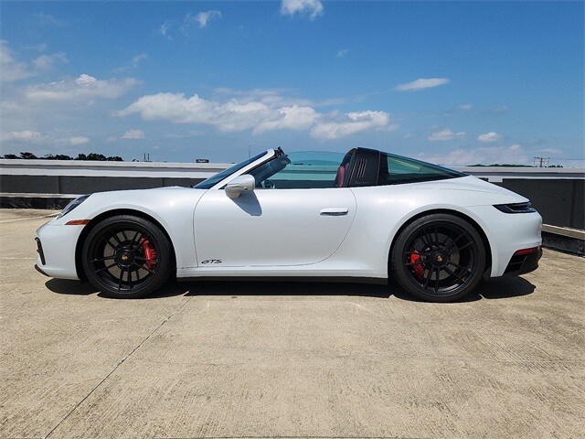2024 Porsche 911 Targa 4 GTS photo 2