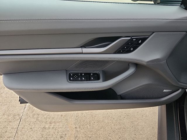 2025 Porsche Taycan Base - Photo 11