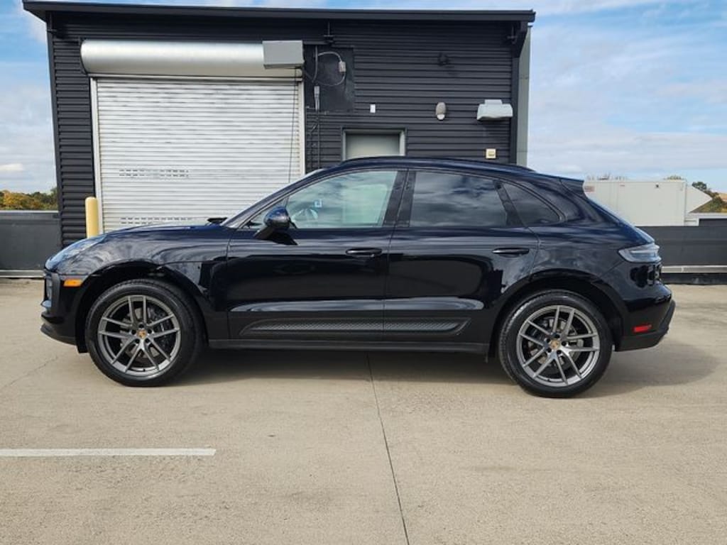 Used 2025 Porsche Macan  SUV