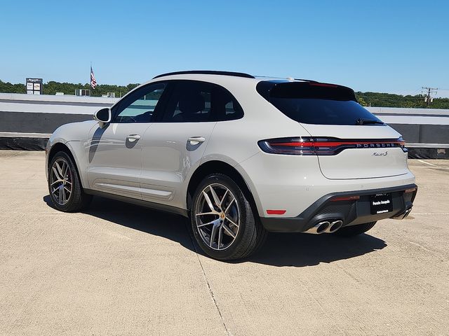 2026 Porsche Macan S photo 2