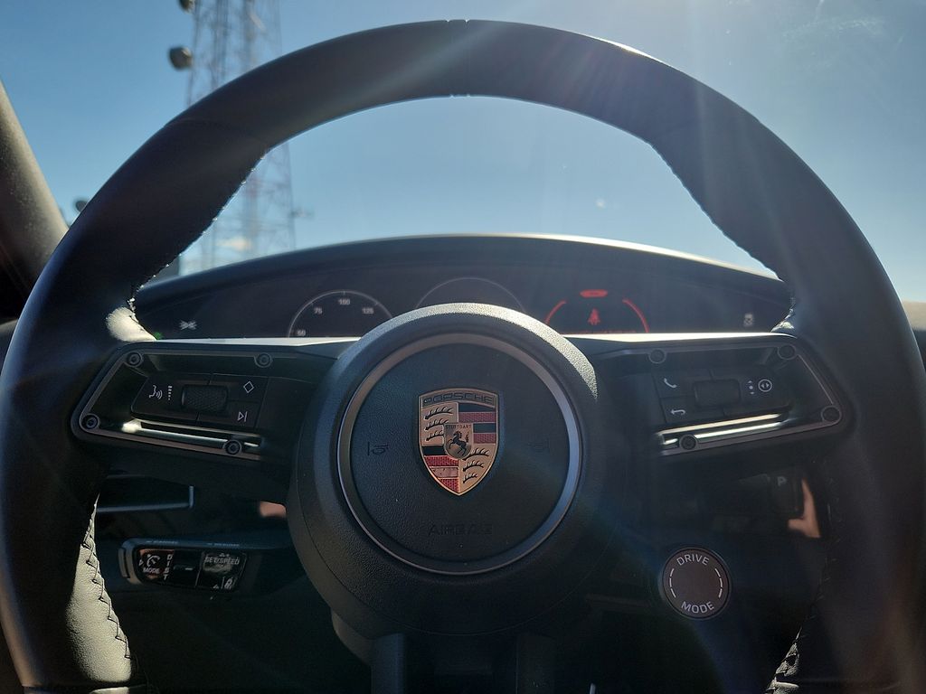 2025 Porsche Taycan Base - Photo 18
