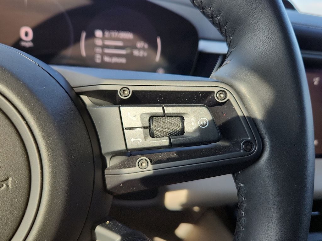 2025 Porsche Macan S - Photo 23