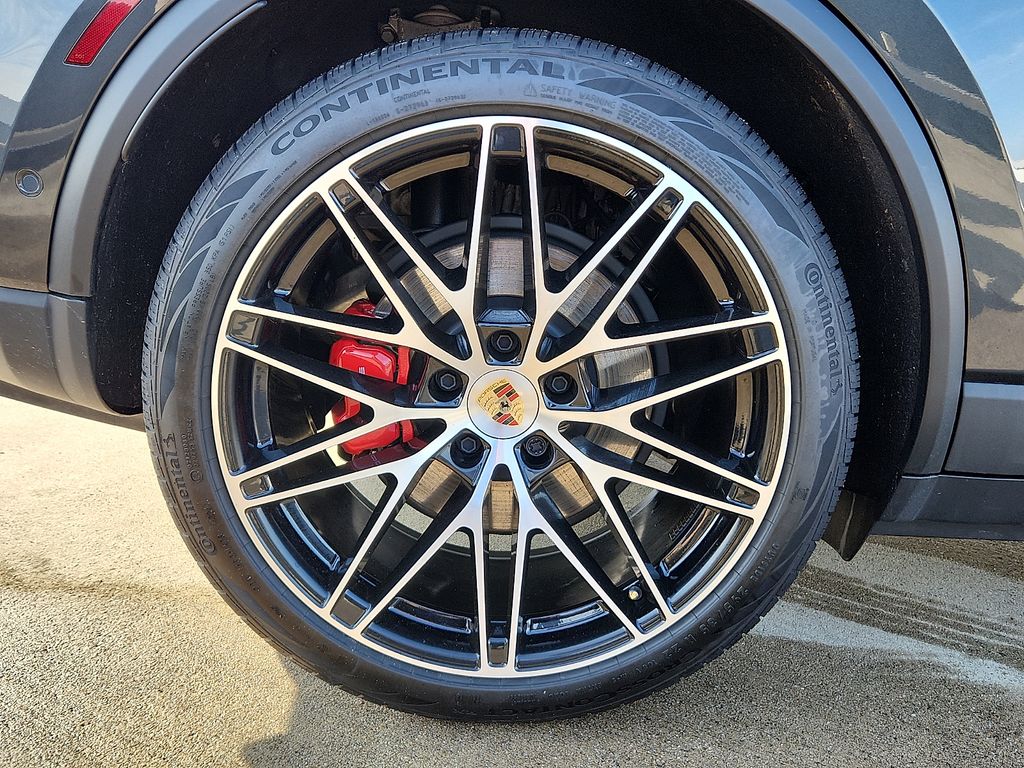 2025 Porsche Macan S - Photo 9