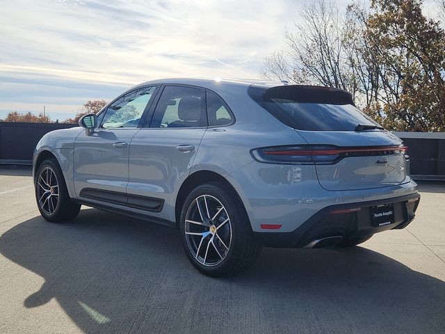 2026 Porsche Macan T photo 2