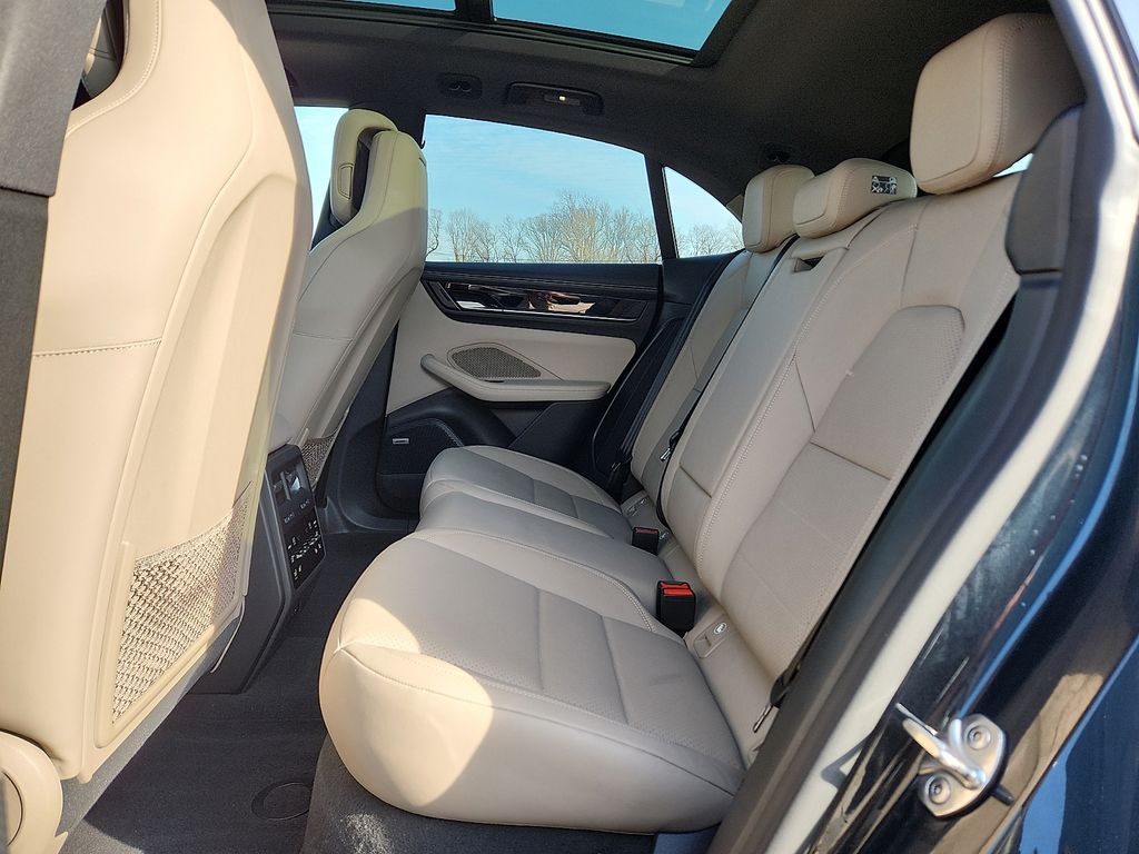 2025 Porsche Macan S - Photo 10