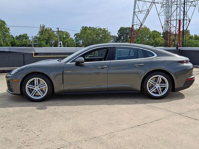 2026 Porsche Panamera E-Hybrid 4 photo 2