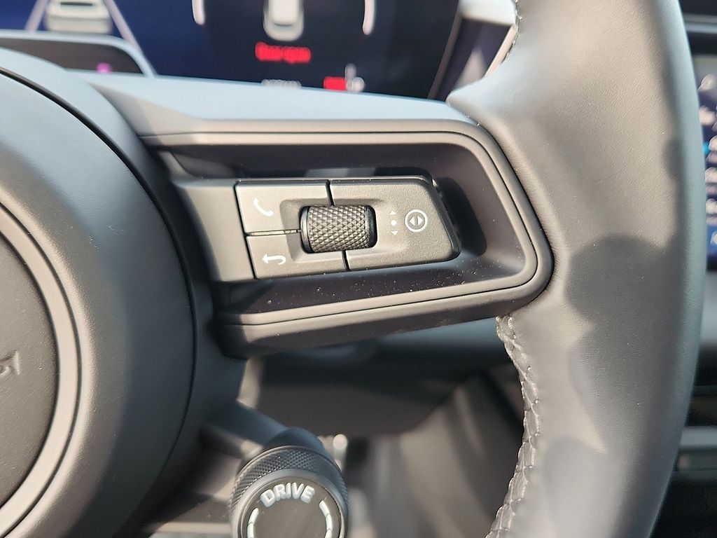 2026 Porsche Macan S - Photo 21