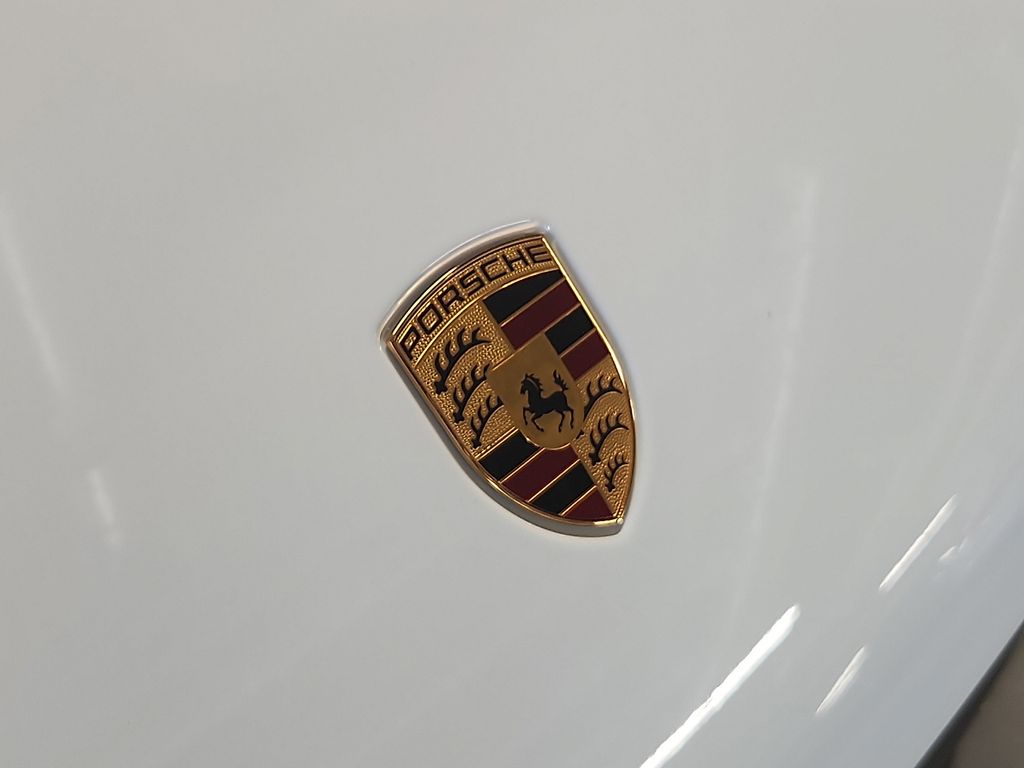 2026 Porsche Macan T - Photo 25