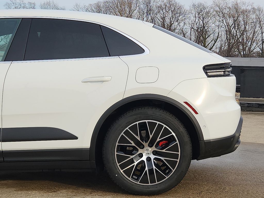 2026 Porsche Macan S - Photo 7