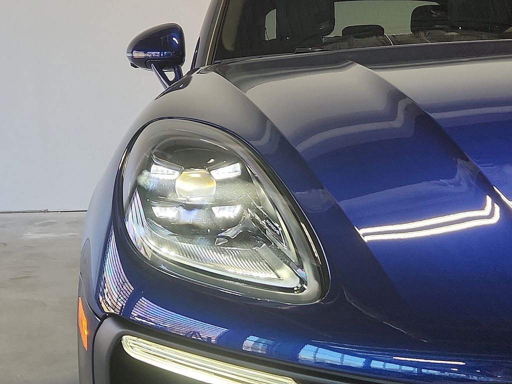 2026 Porsche Macan Base - Photo 9