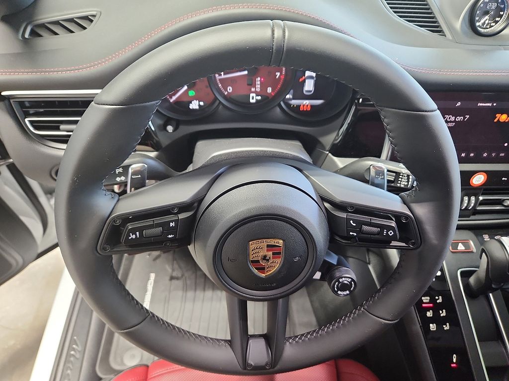 2026 Porsche Macan T - Photo 19