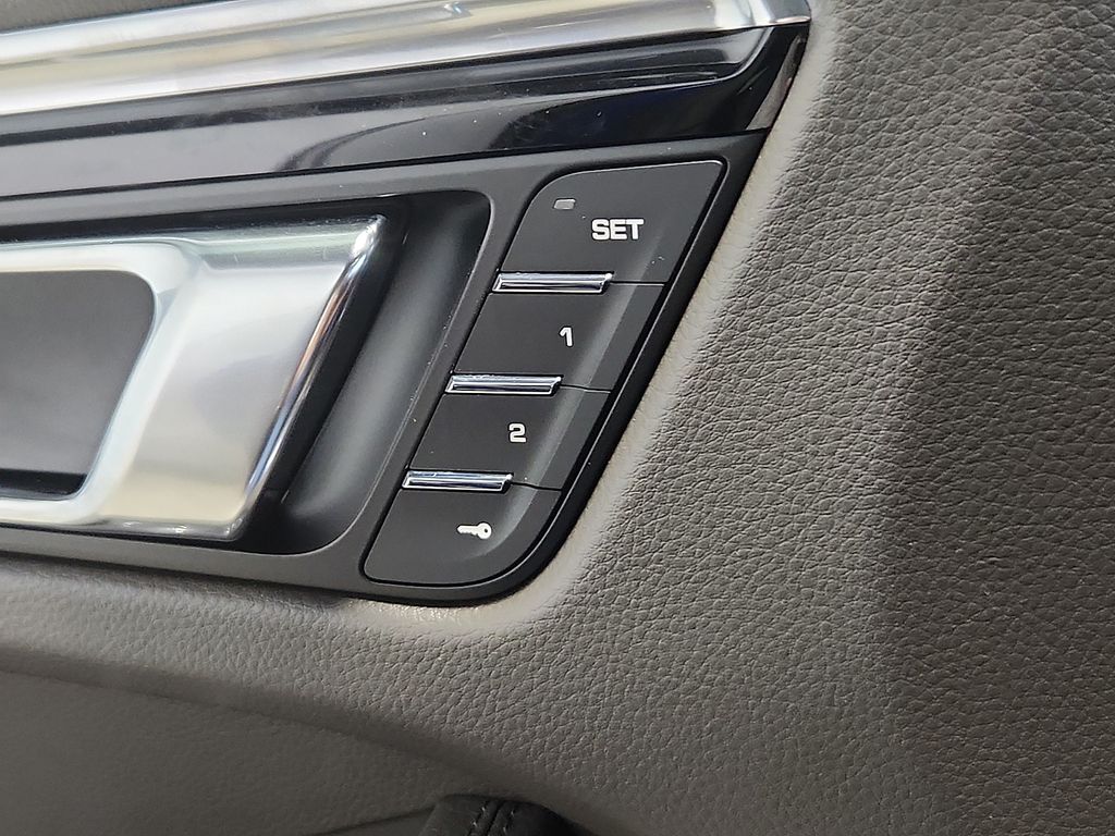 2026 Porsche Macan Base - Photo 20