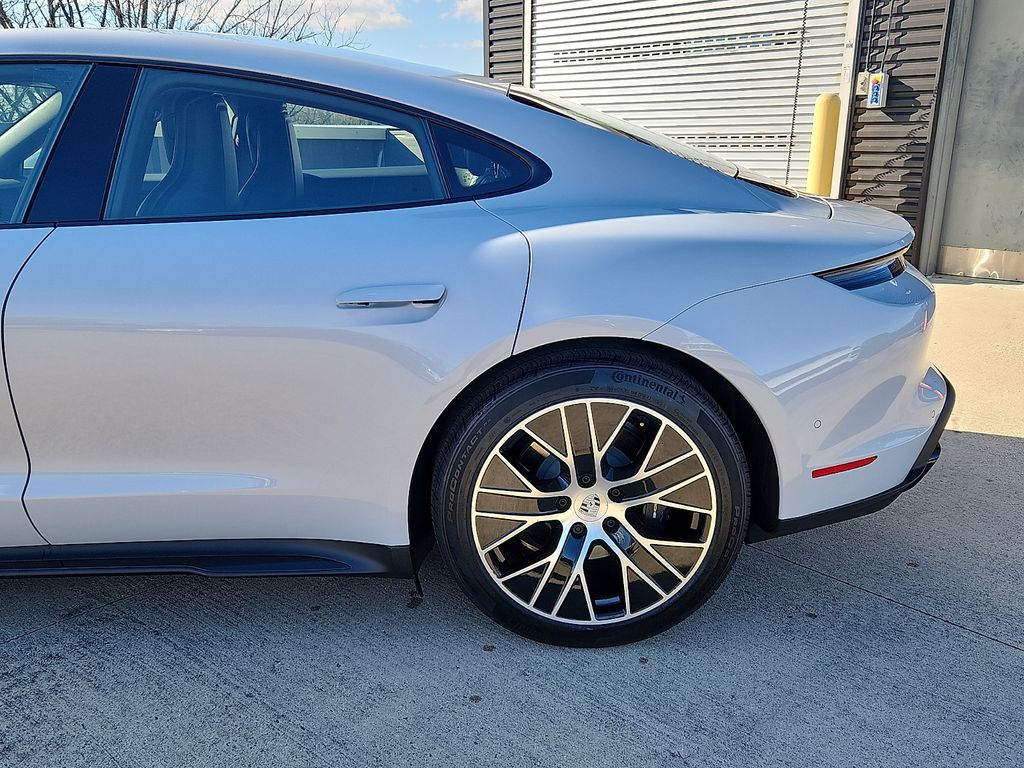 2026 Porsche Taycan Base - Photo 7