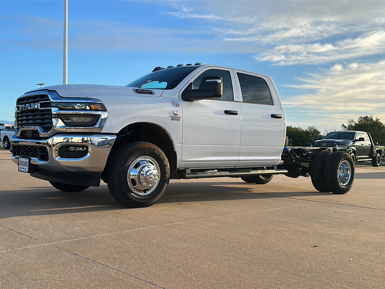 2027 Ram 3500 Chassis Cab CREW CAB CHASSIS 4X4 Pickup