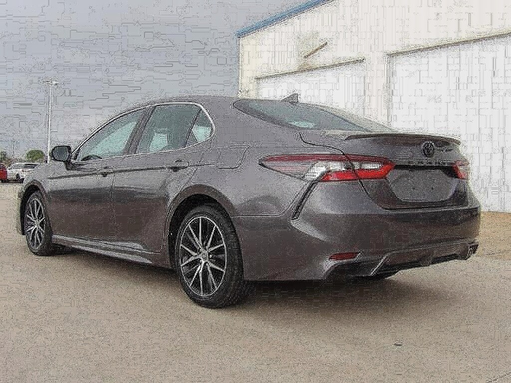 Used 2022 Toyota Camry SE SE Sedan