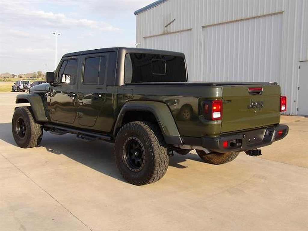 Used 2022 Jeep Gladiator Sport S 4x4 4x4 Sport S Crew Cab 5.0 ft. SB
