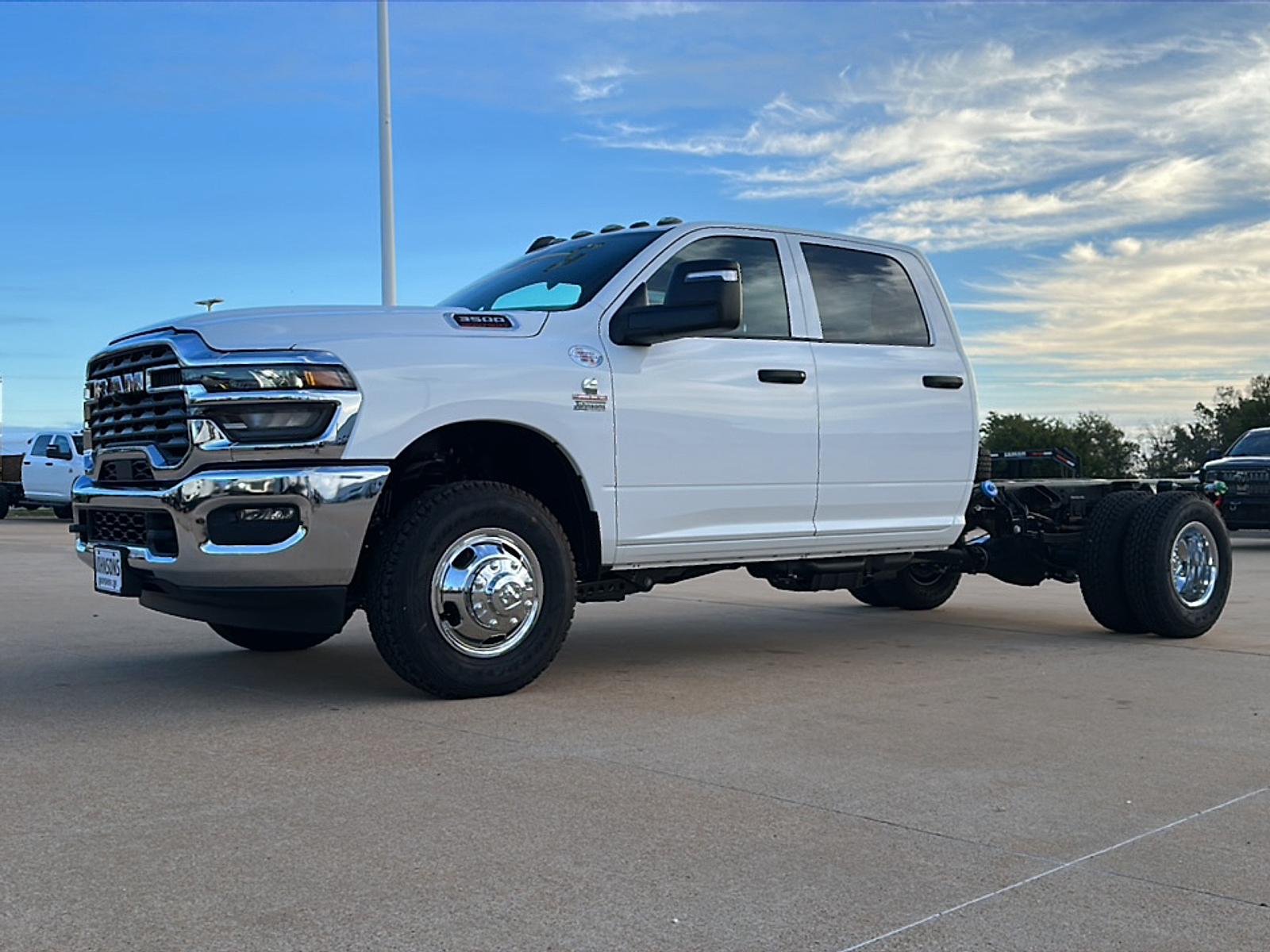2027 Ram 3500 Chassis Cab CREW CAB CHASSIS 4X4 Pickup