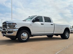 2026 Ram 3500 TRADESMAN CREW CAB 4X4 Pickup