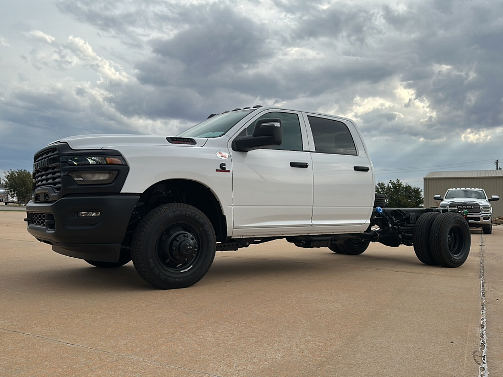 2027 Ram 3500 Chassis Cab CREW CAB CHASSIS 4X4 Pickup