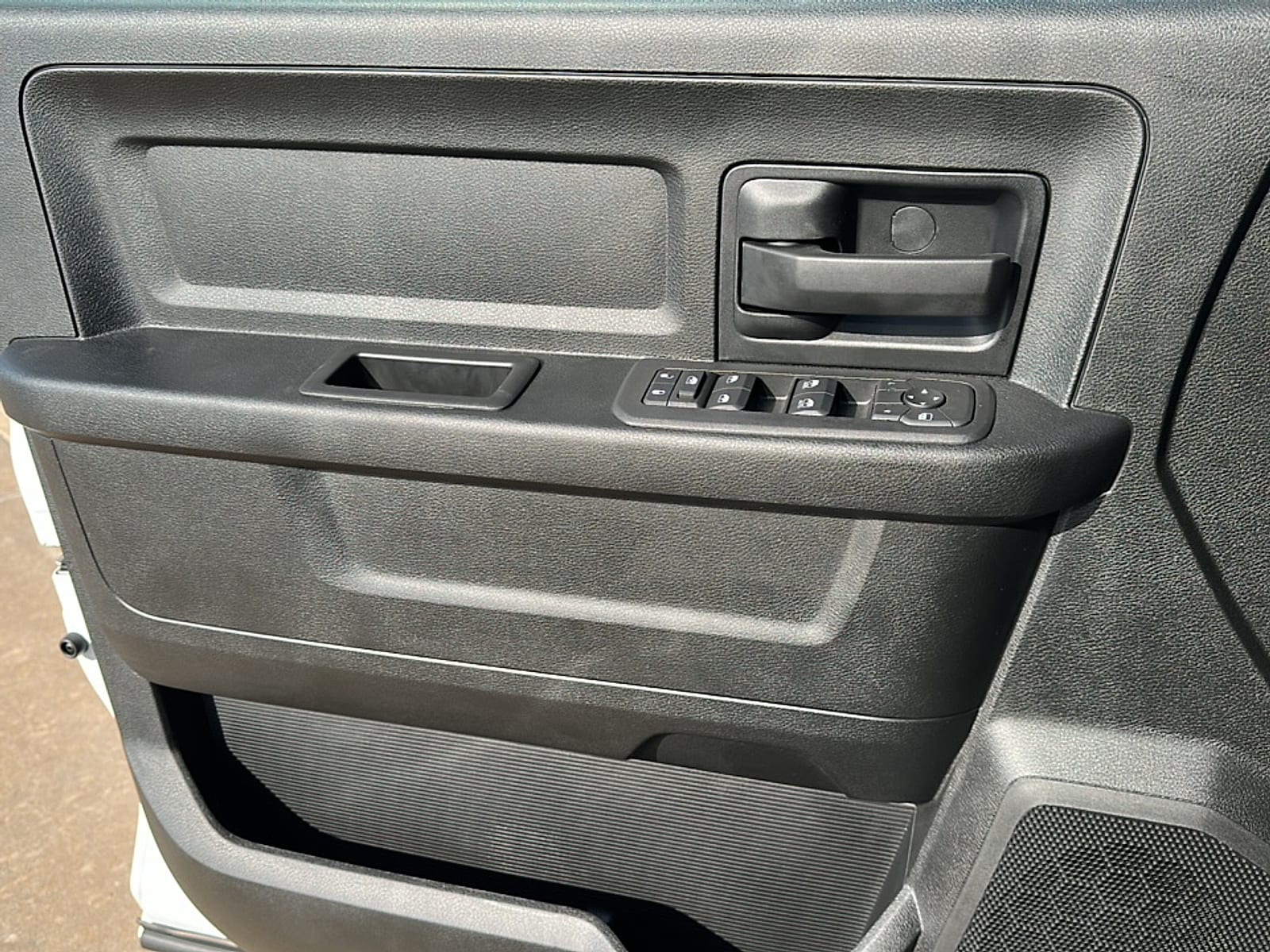 2026 RAM 3500 Tradesman - Photo 13