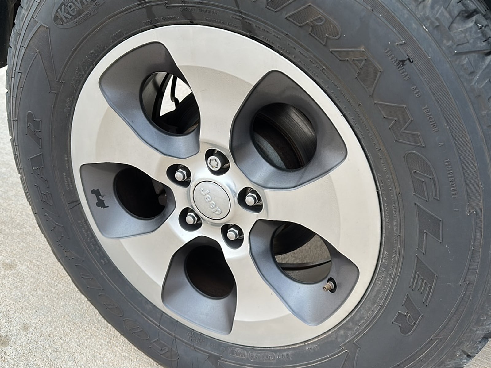 2017 Jeep Wrangler Sahara - Photo 8