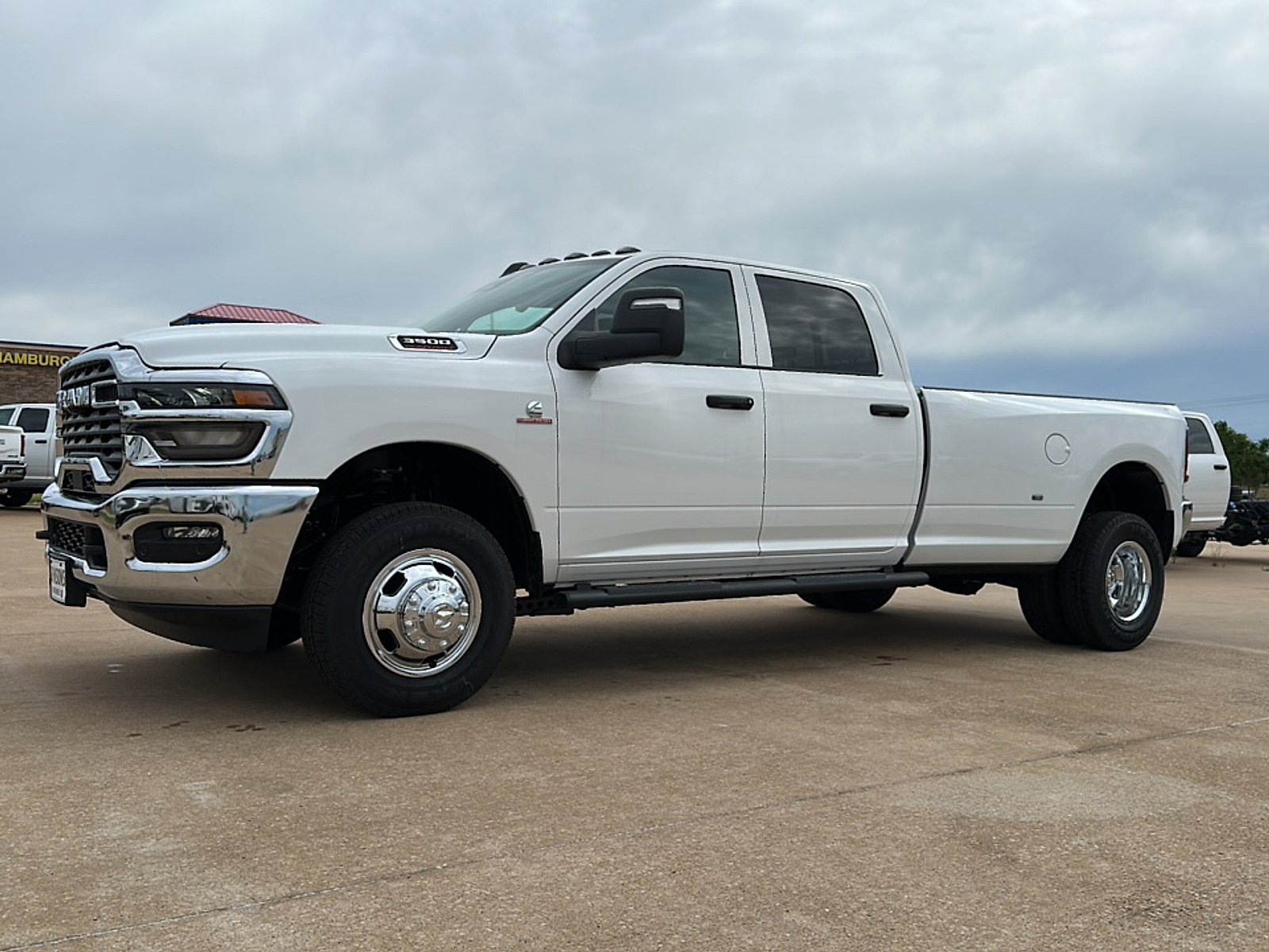 2026 Ram 3500 TRADESMAN CREW CAB 4X4 Pickup