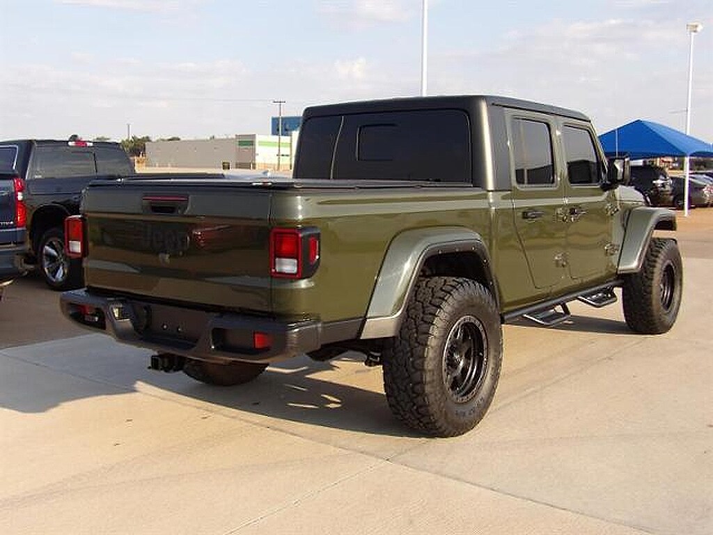 Used 2022 Jeep Gladiator Sport S 4x4 4x4 Sport S Crew Cab 5.0 ft. SB