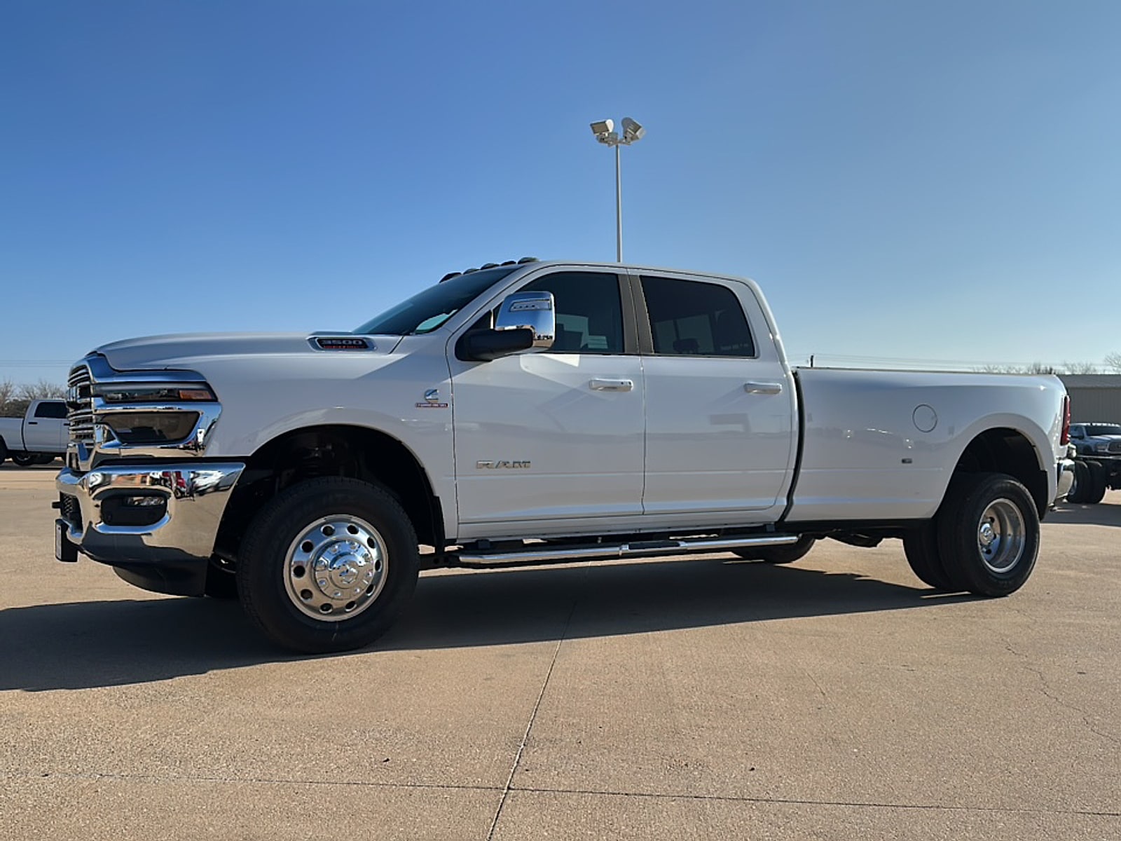 2026 RAM Ram 3500 Pickup Laramie's photo