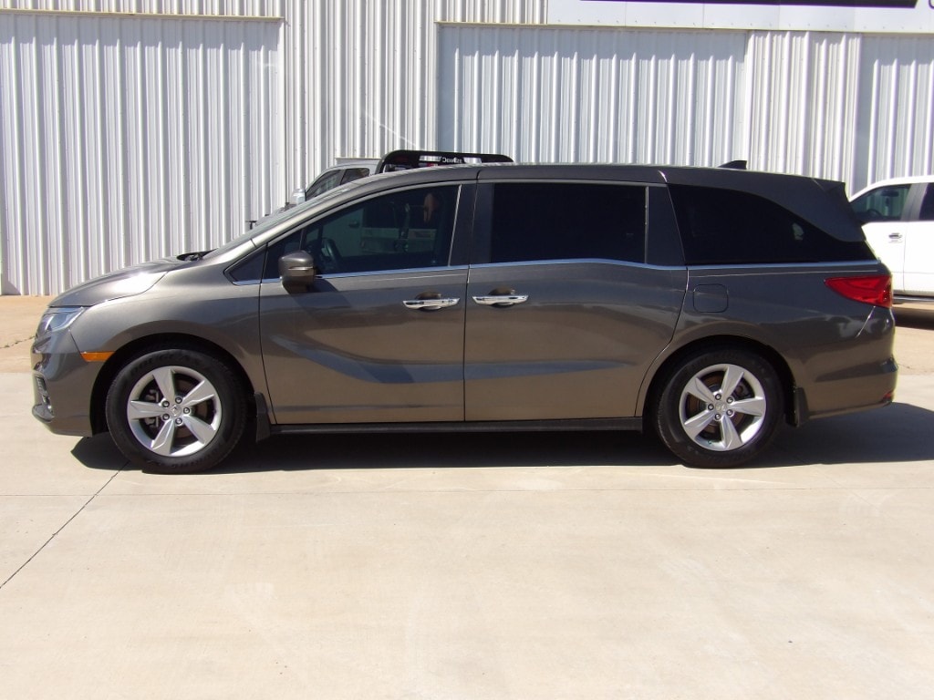 Used 2018 Honda Odyssey EX-L with VIN 5FNRL6H76JB013440 for sale in Kingfisher, OK