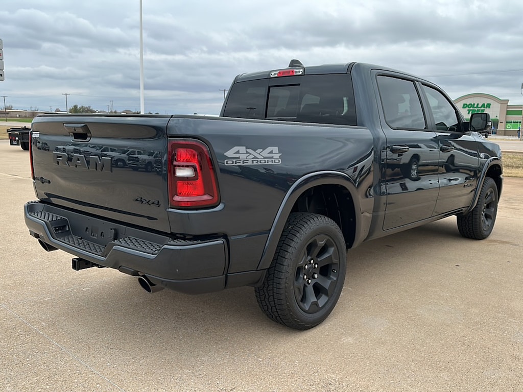 New 2026 Ram 1500 LONE STAR CREW CAB 4X4 5'7 BOX Pickup