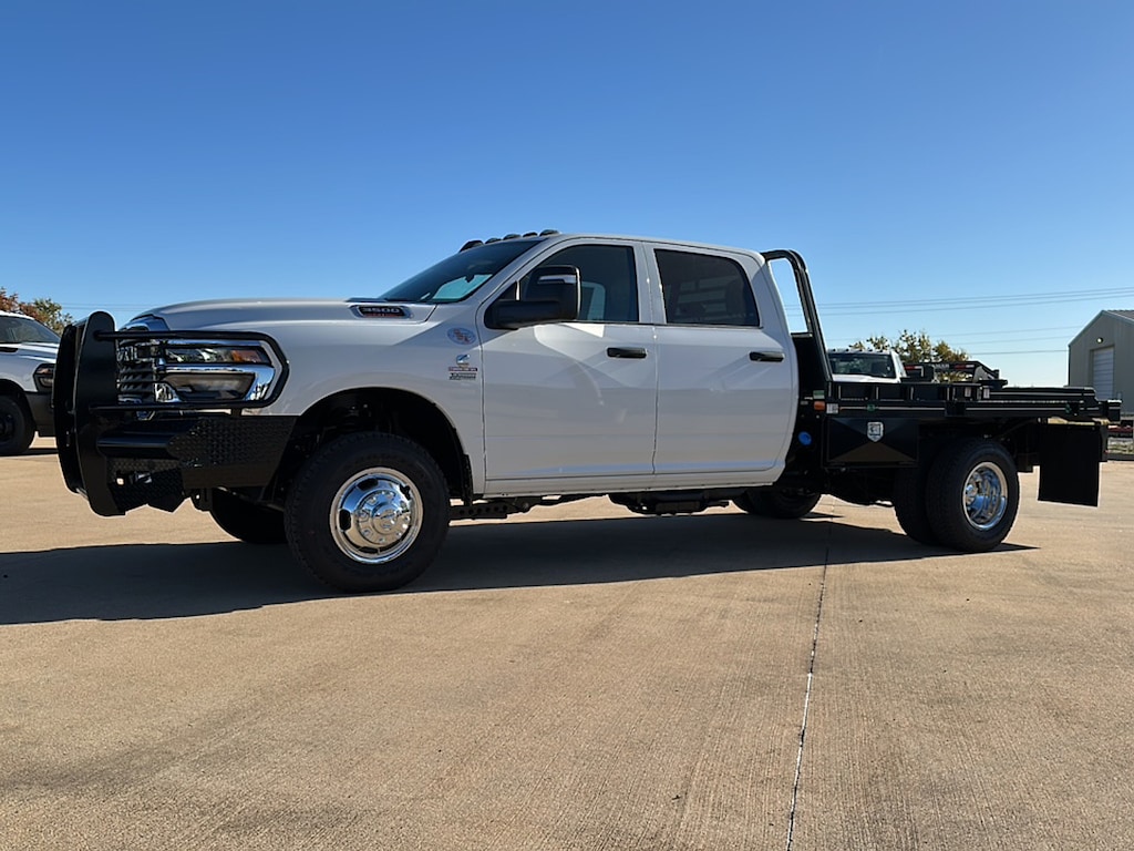 New 2026 Ram 3500 Chassis Cab TRADESMAN CREW 4X4 60' CA Pickup