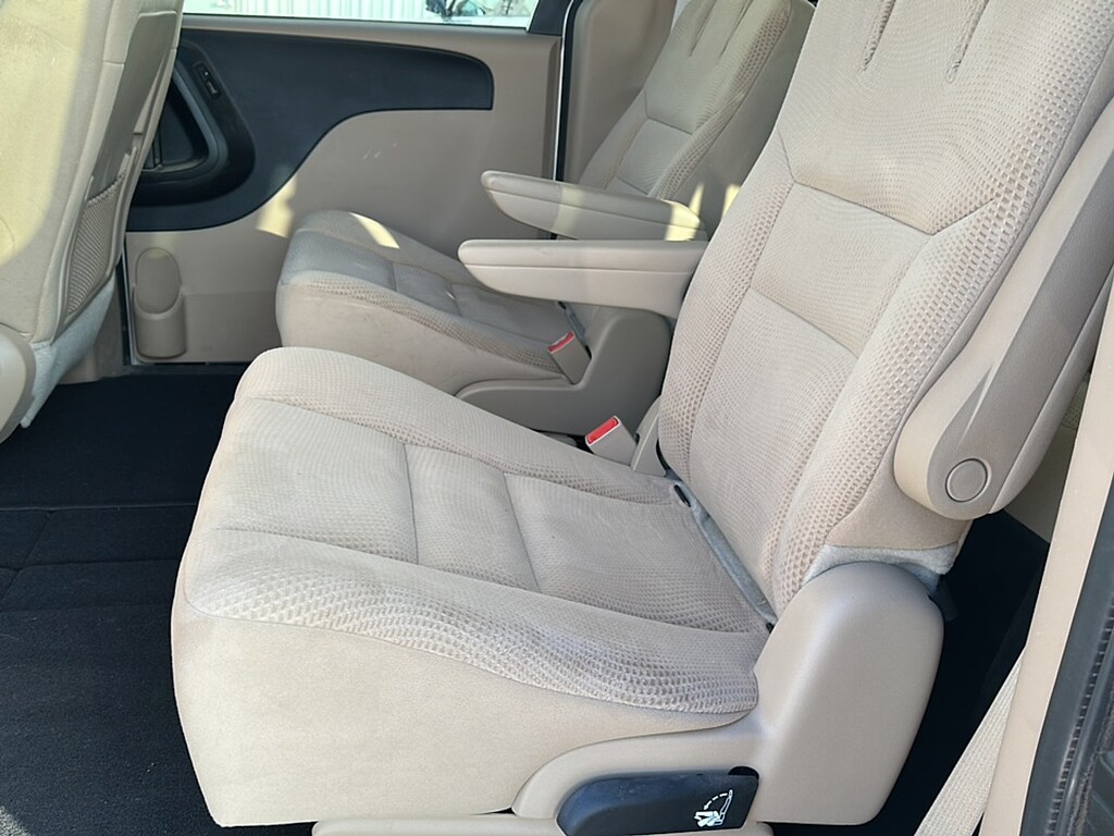 Used 2014 Dodge Grand Caravan SE