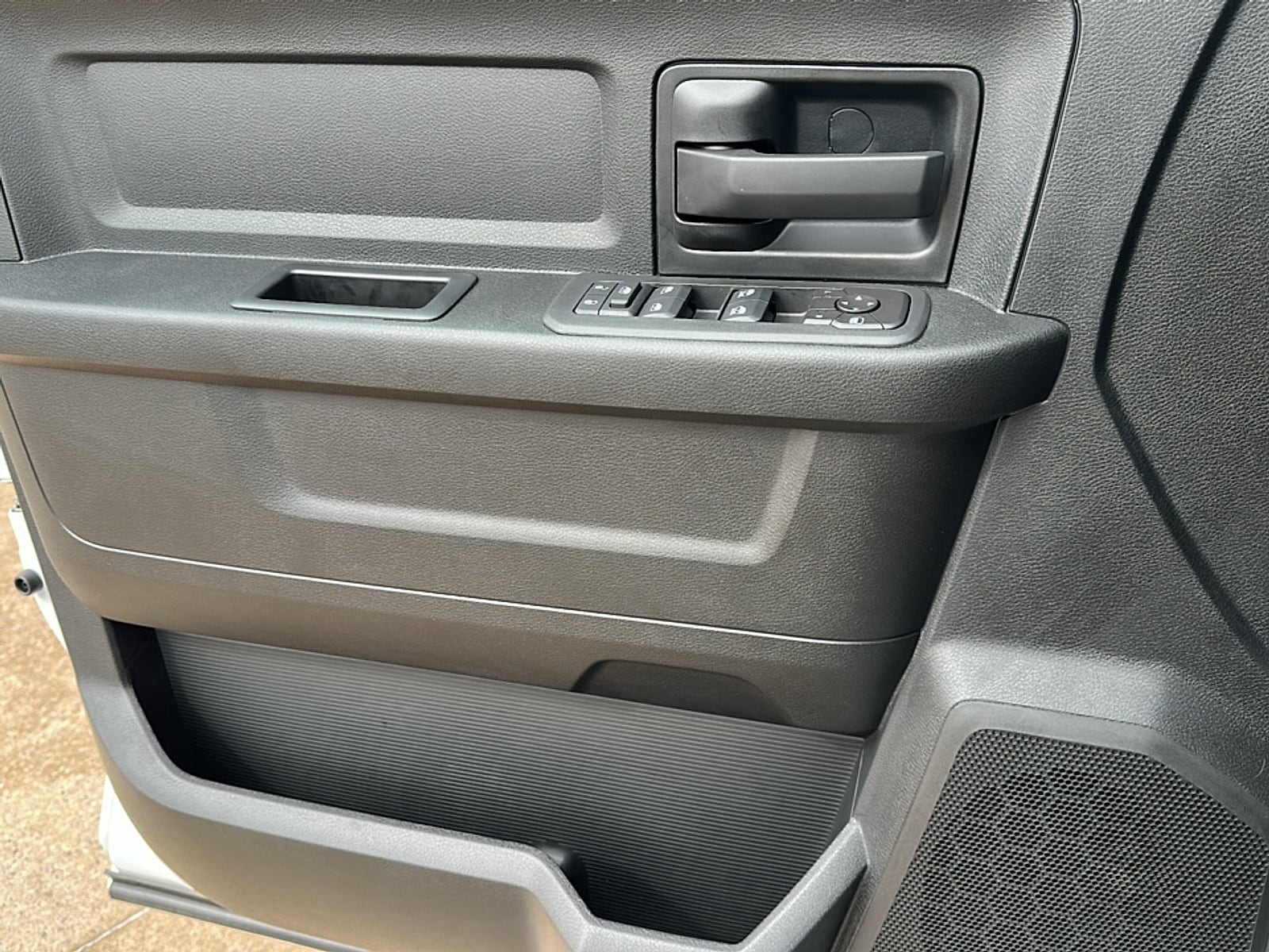 2026 RAM 3500 Tradesman - Photo 13
