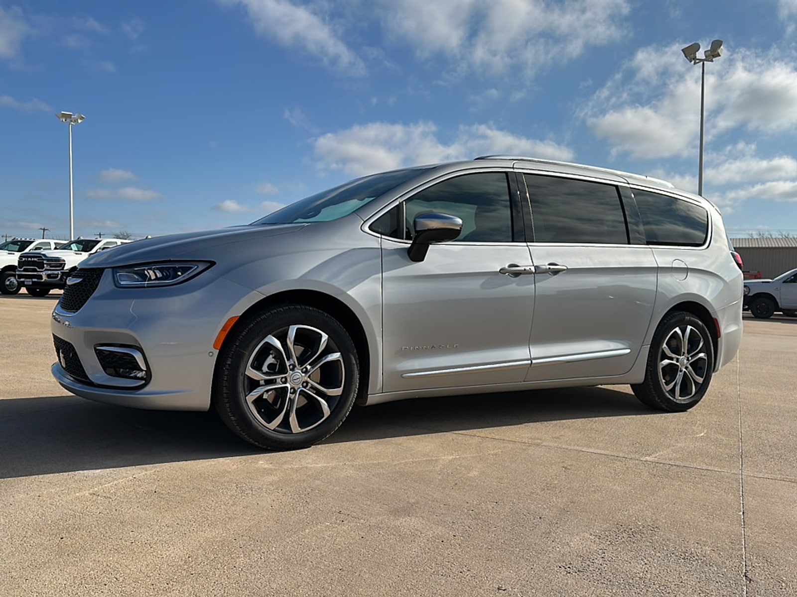 2026 Chrysler Pacifica Pinnacle's photo