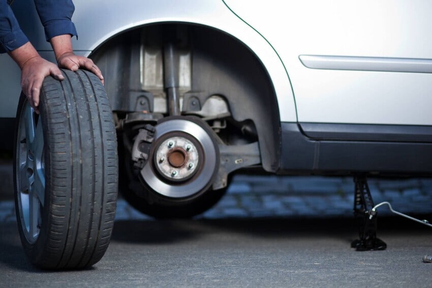 2027 Chrysler Pacifica tire rotation