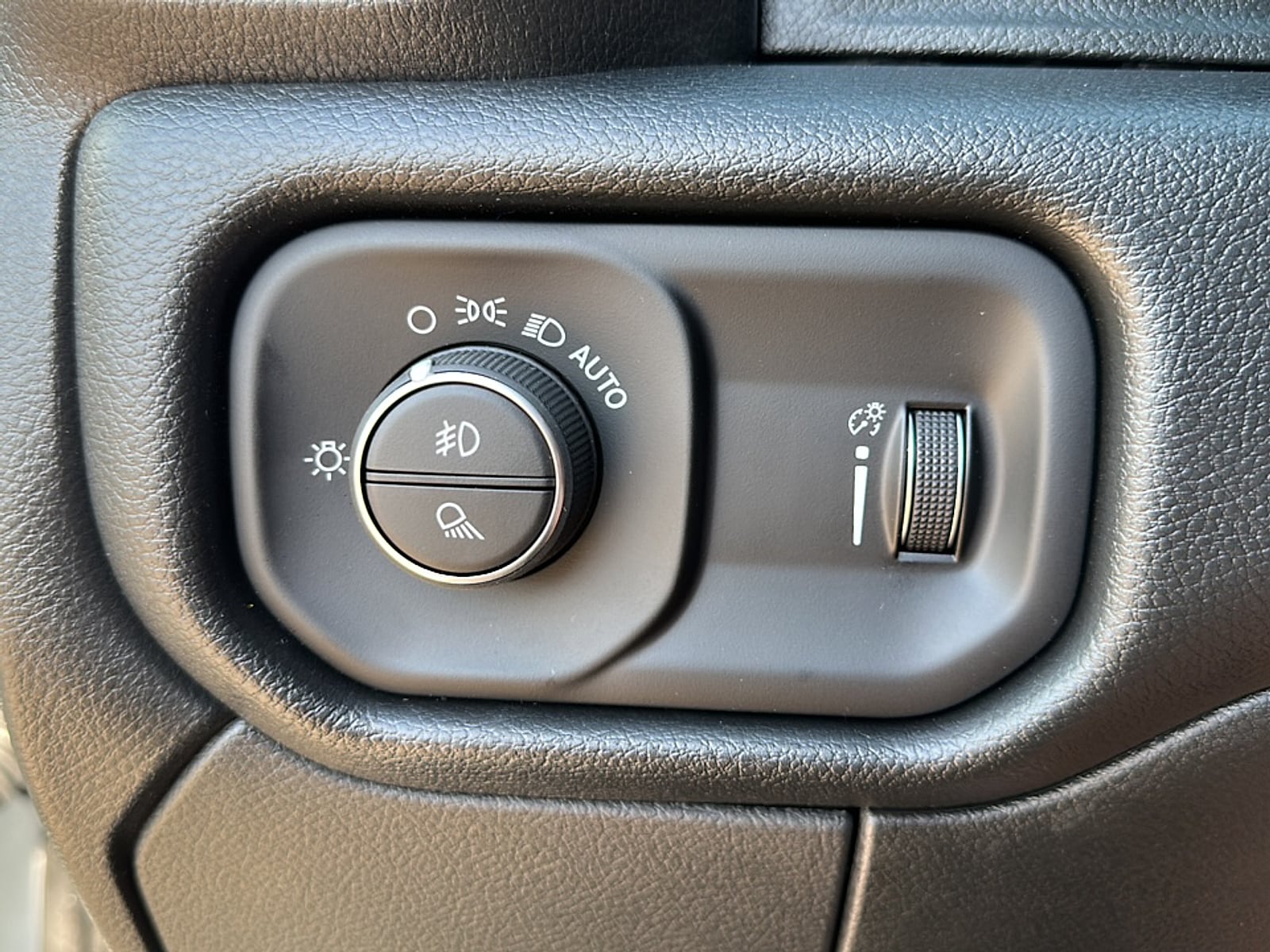 2026 RAM 3500 Tradesman - Photo 12