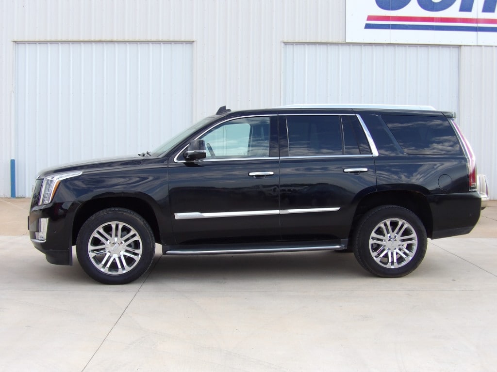 Used 2018 Cadillac Escalade Base with VIN 1GYS3AKJ2JR283519 for sale in Kingfisher, OK