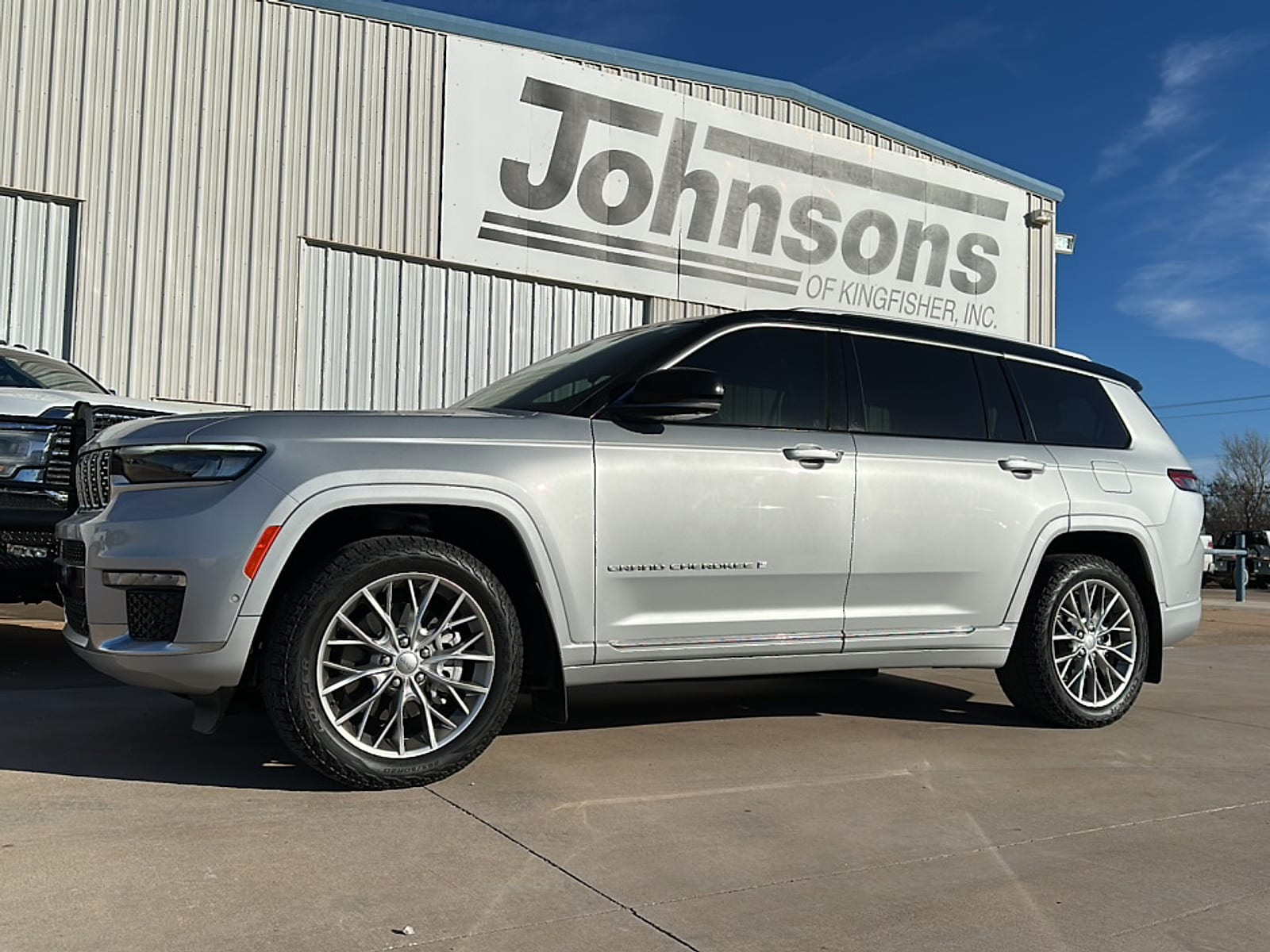2023 Jeep Grand Cherokee L Summit's photo