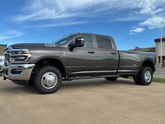 2026 Ram 3500 TRADESMAN CREW CAB 4X4 Pickup