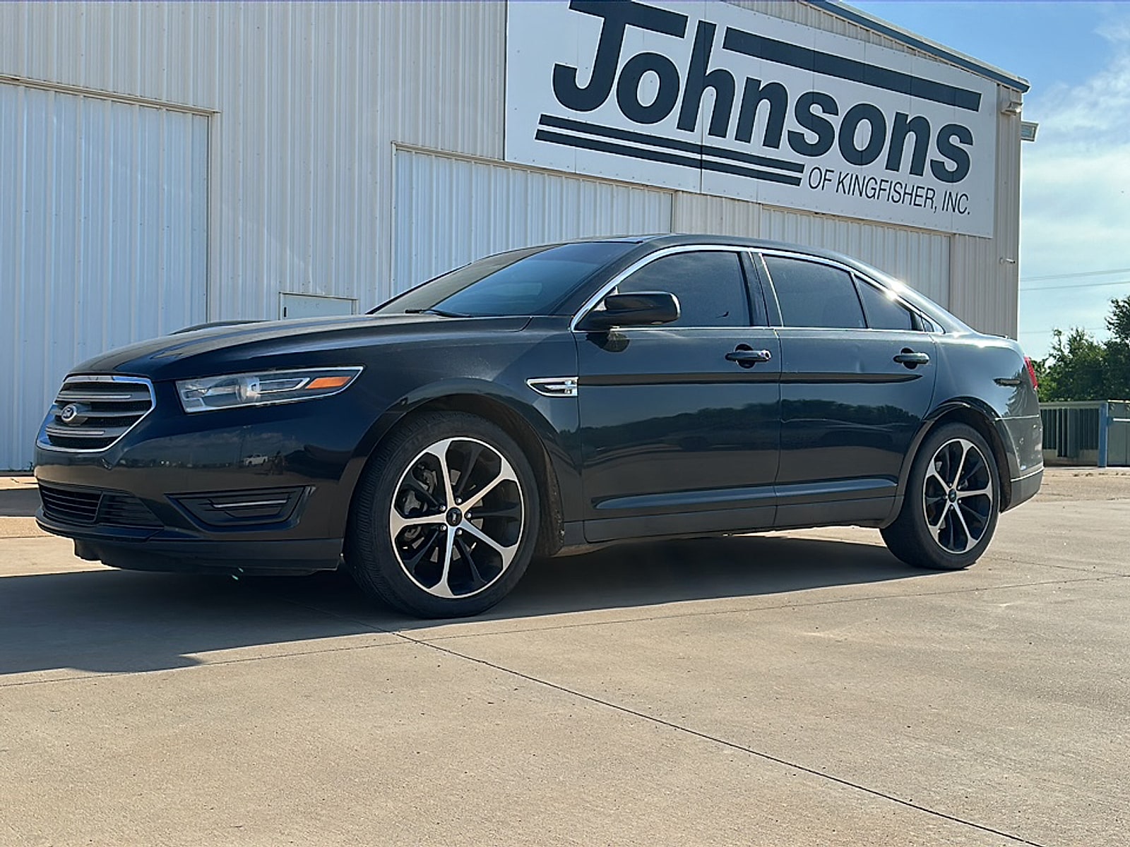 2015 Ford Taurus SEL FWD's photo