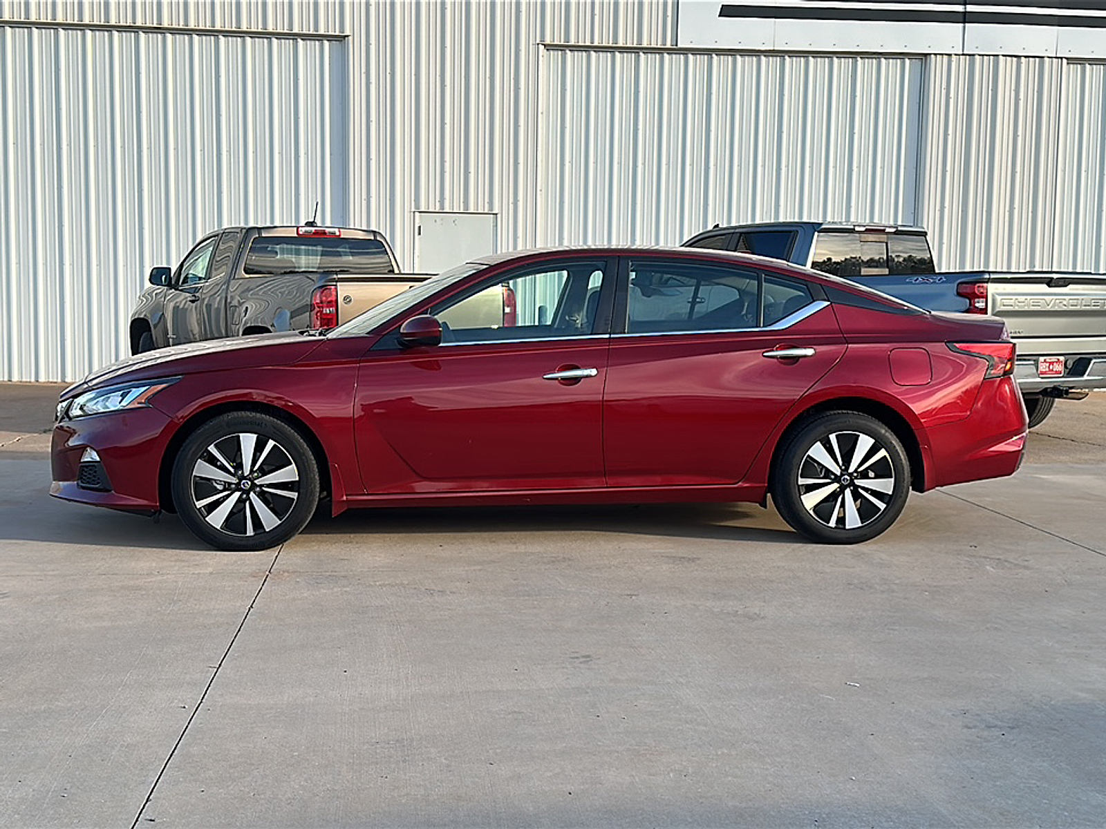 Used 2021 Nissan Altima SV with VIN 1N4BL4DW8MN365286 for sale in Kingfisher, OK