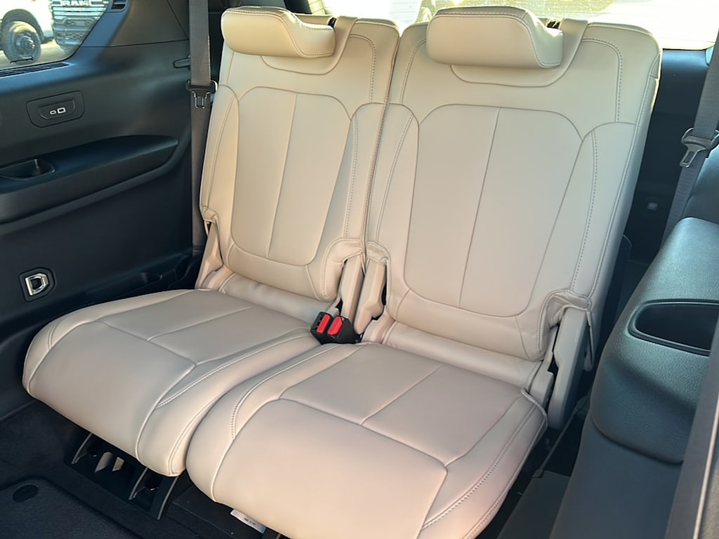 New 2025 Jeep Grand Cherokee L Limited Sport Utility