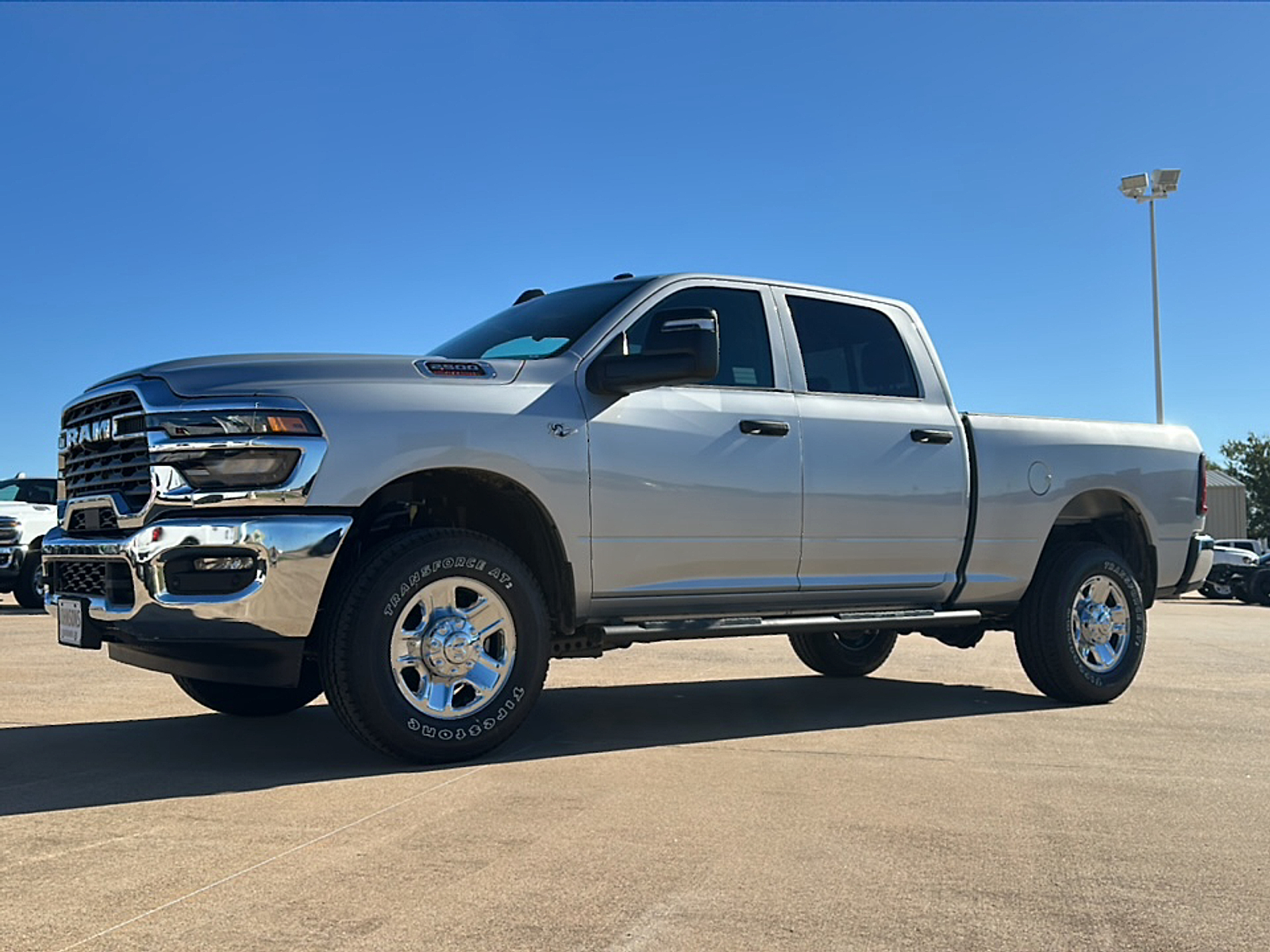 2027 Ram 2500 TRADESMAN CREW CAB 4X4 Pickup