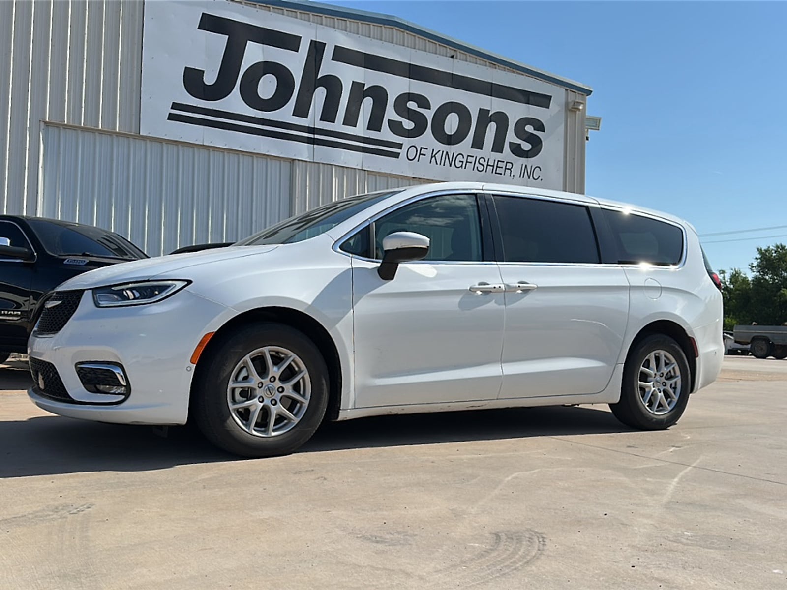 2023 Chrysler Pacifica's photo